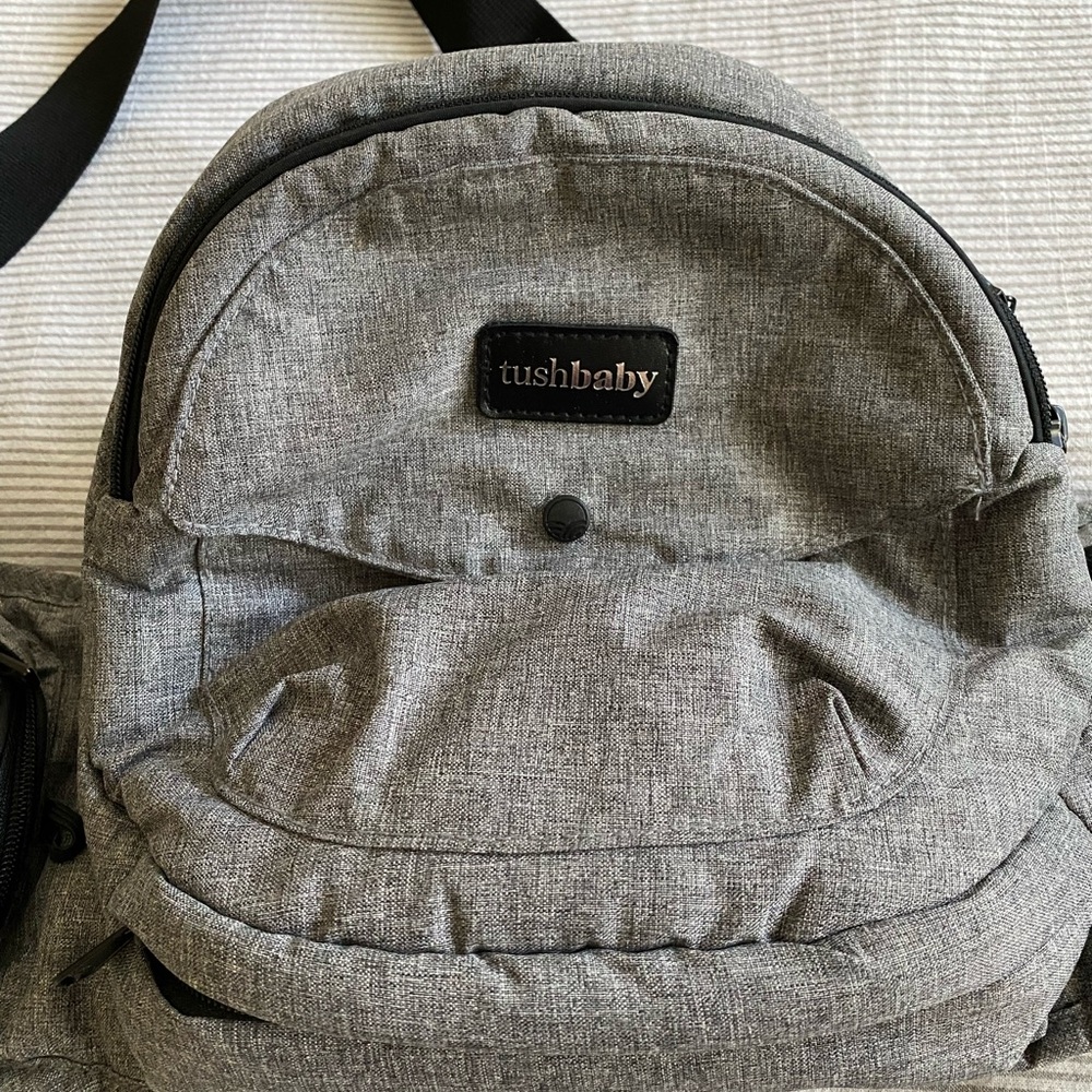 Tushbaby Hip carrier for babies and toddlers